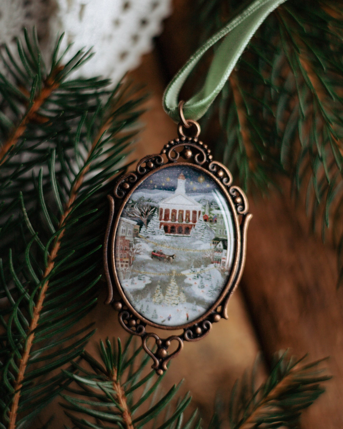 MINI- “An Old Fashioned Christmas” Ornament