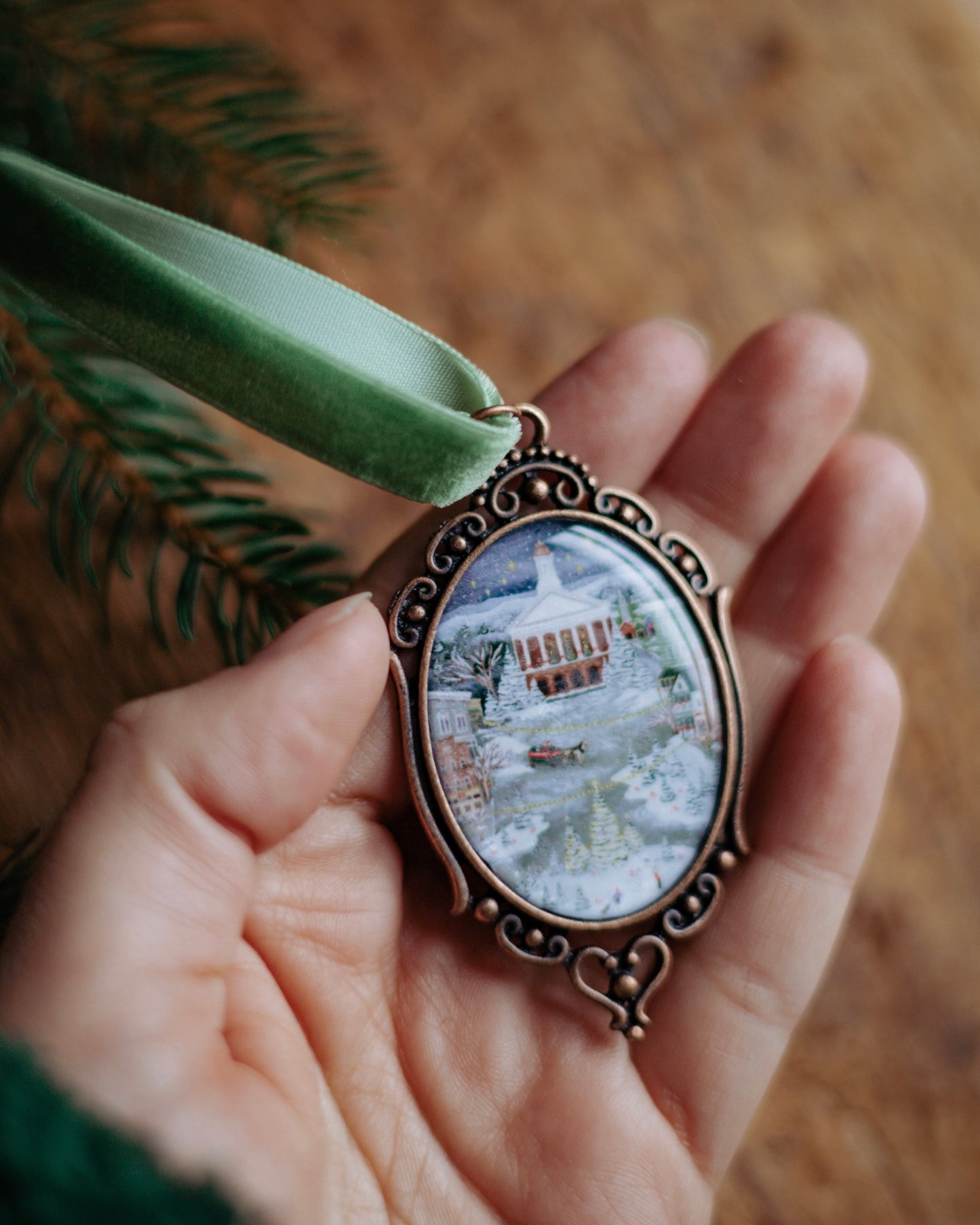 MINI- “An Old Fashioned Christmas” Ornament